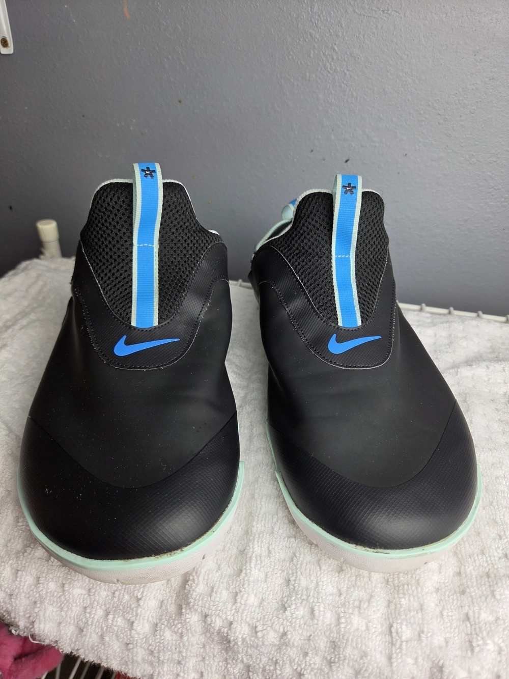 Nike Black Sneakers with Light Blue and Mint Insole - Picture 2 of 6